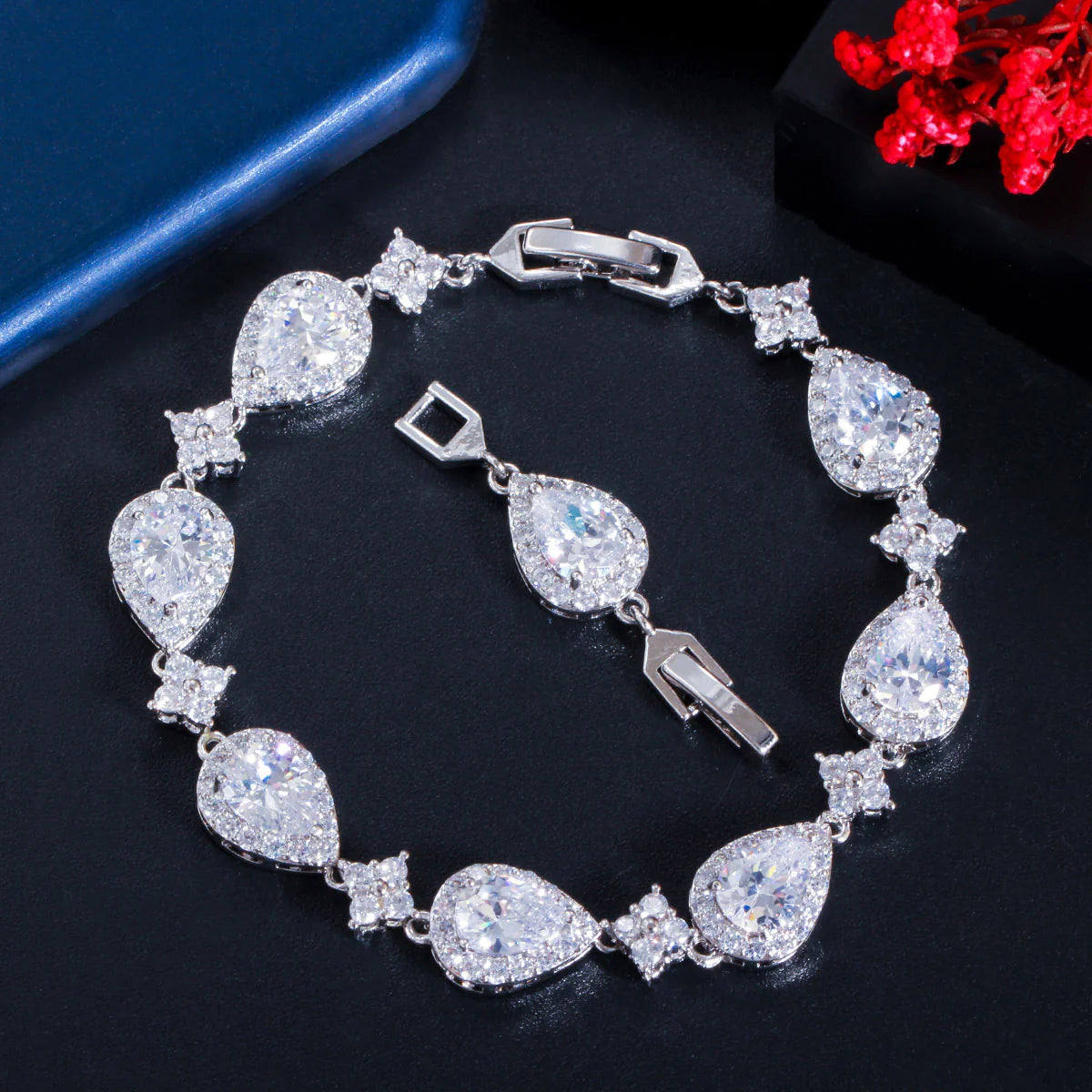 Women's Classic Teardrop Geometric Bracelet