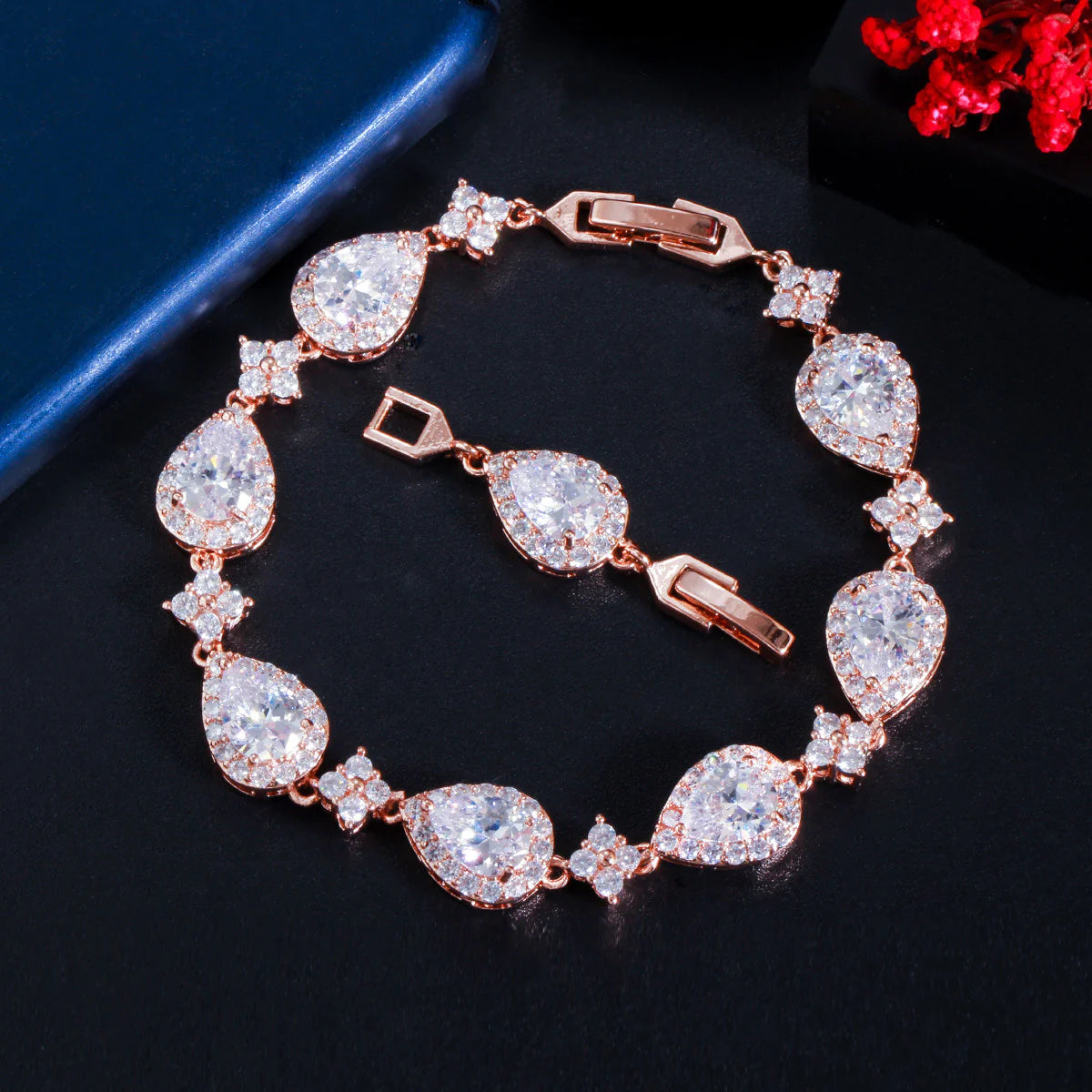 Women's Classic Teardrop Geometric Bracelet