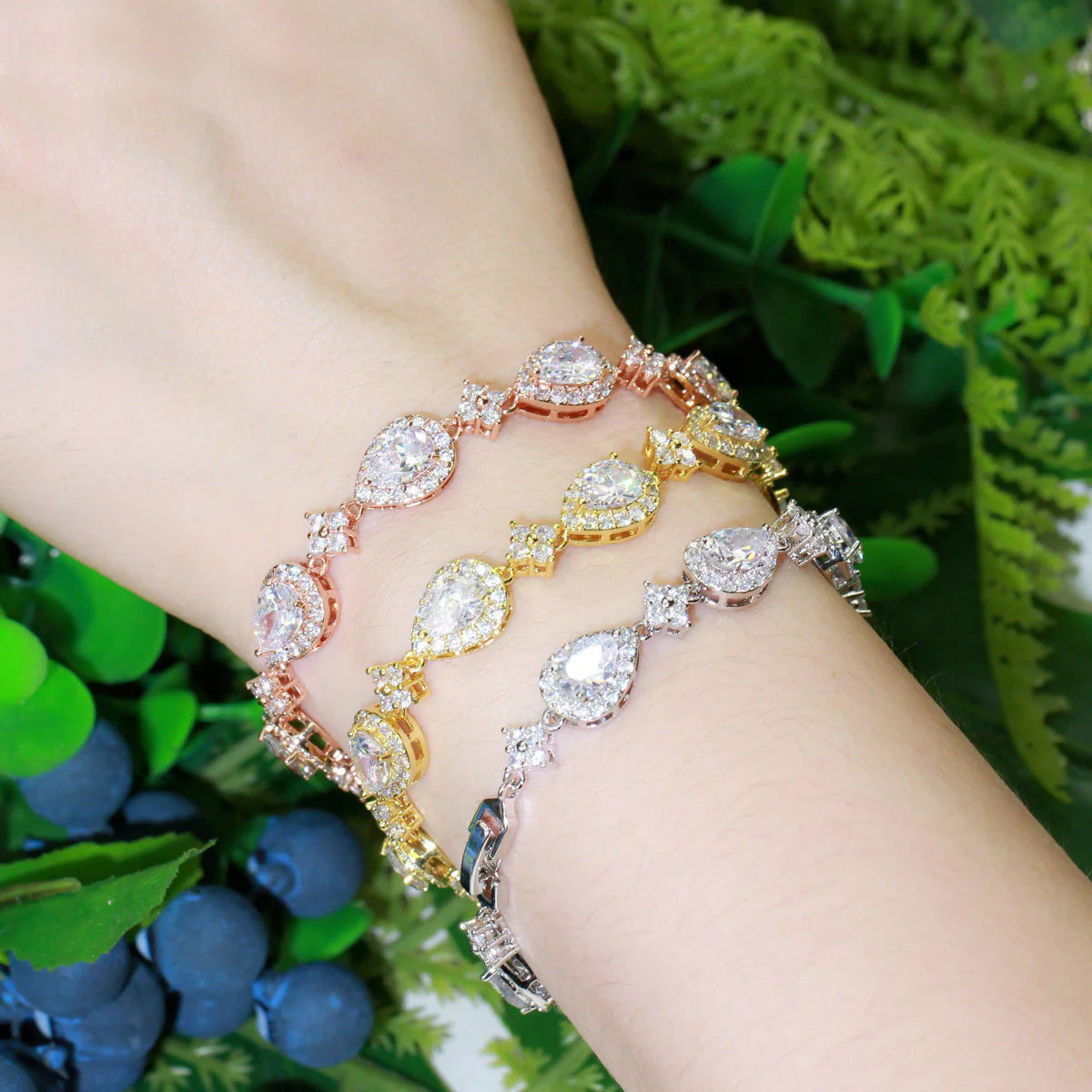 Women's Classic Teardrop Geometric Bracelet