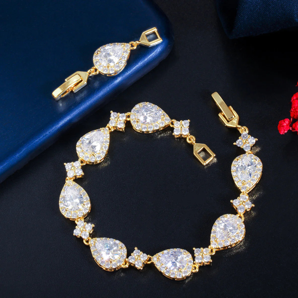 Women's Classic Teardrop Geometric Bracelet